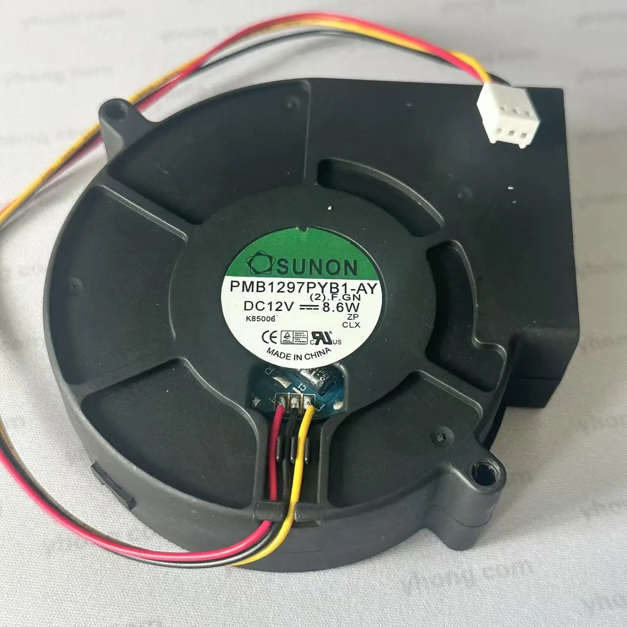 

SUNON PMB1297PYB1-AY 2.F.GN DC 12V 8.6W 3-Wire Server Cooling Fan