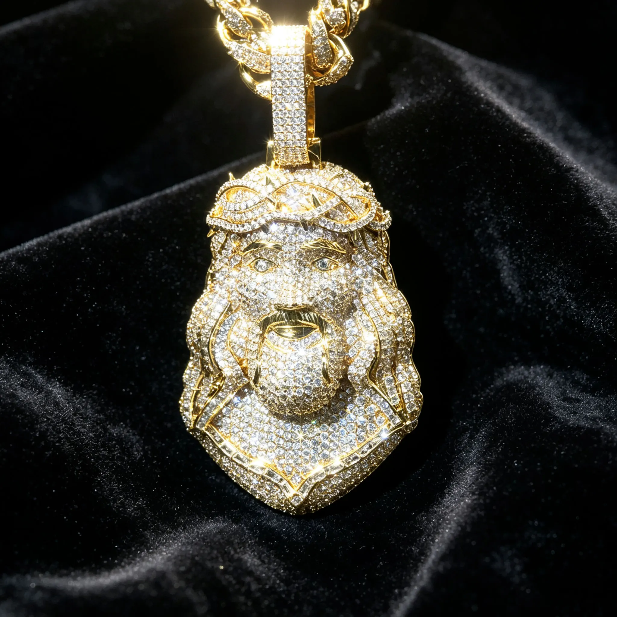 Iced Out Jesus Face Pendant Necklace, Men Hip Hop Full Micro Paved VVS CZ Diamond Jesus Head Charm with Crown of Thorns, Gold Plated Iced Cuban Link Chain, Rapper Bling Statement Jewelry for Party Club Gift