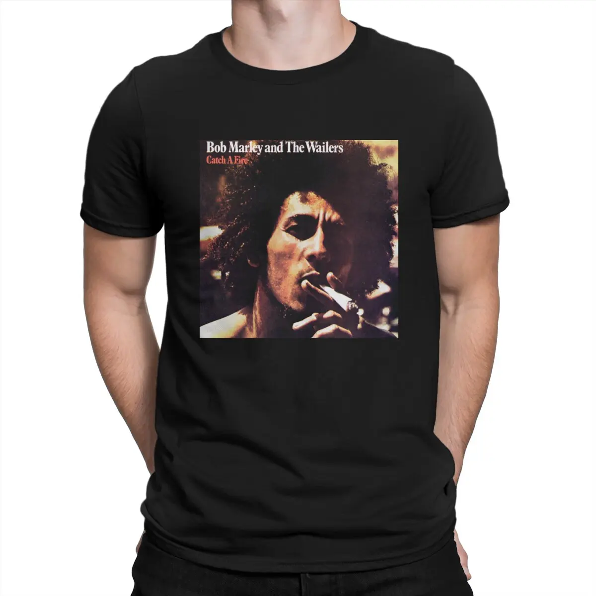 

Футболка мужская хлопковая с коротким рукавом, круглым вырезом и надписью «Catch A Fire Music»