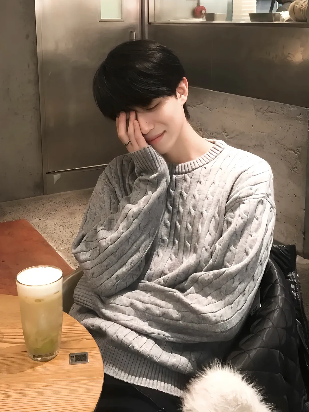 

Korean Sle Thiened Winter Men's Knitted Sweater Twisted Yarn Base irt American Retro Outerwear Loose Fit Long Sve