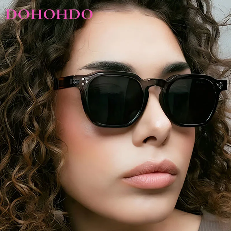 

Fashion Rivets Decorate Square Frame Women Men Sunglasses Luxury Brand Designer Outdoor Sports Drive Travel Eyewear UV400 Lentes