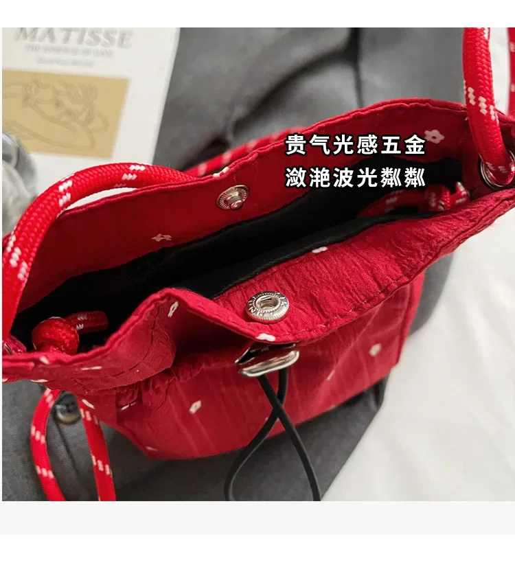 Kreative Falten-Tasche Neue Mode Trendige Umhängetasche Vielseitige Einzel-Schulter-Handytasche Aufbewahrung und Dekoration – Detail 4