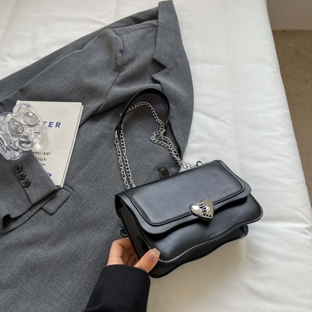 

Heart Alloy Decoration PU Crossbody Bag Foldable Magnetic Buckle Texture Chain Handbag Waterproof Solid Color Flip Bag Party