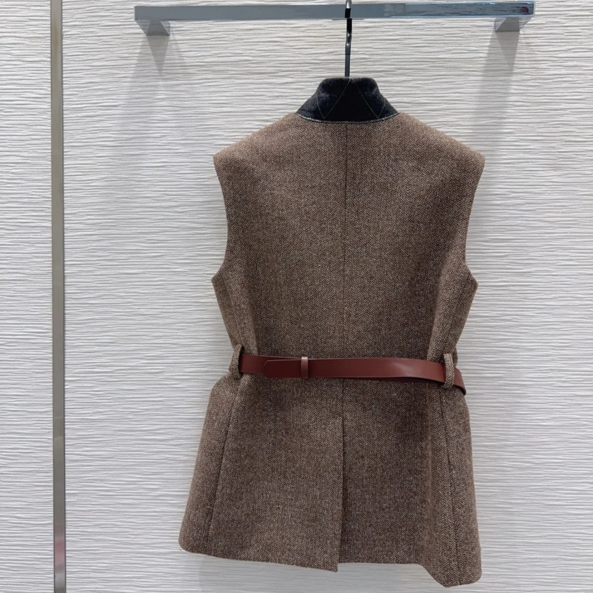 2026 high-quality women's brown herringbone patterned coarse tweed waist cinching suit vest--2691175