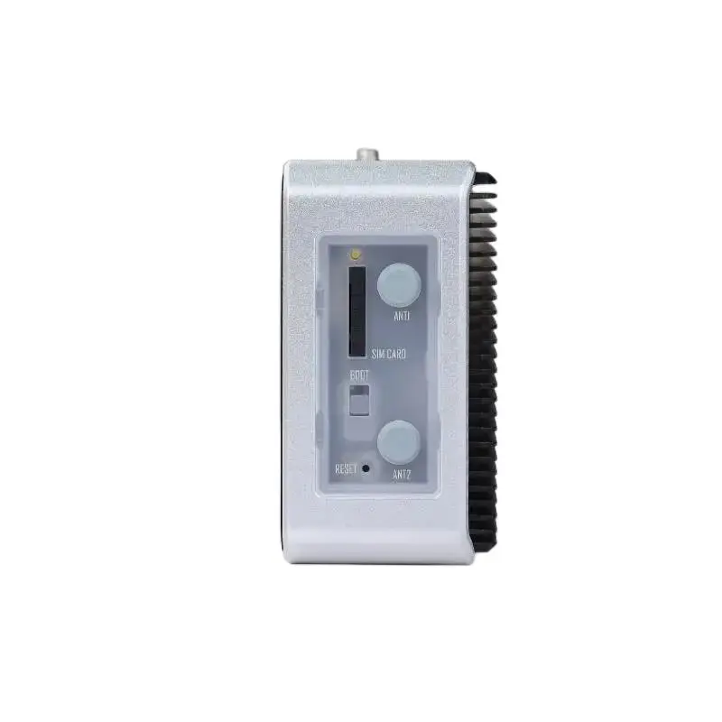 Komputery serii R1000 i opcjonalne akcesoria