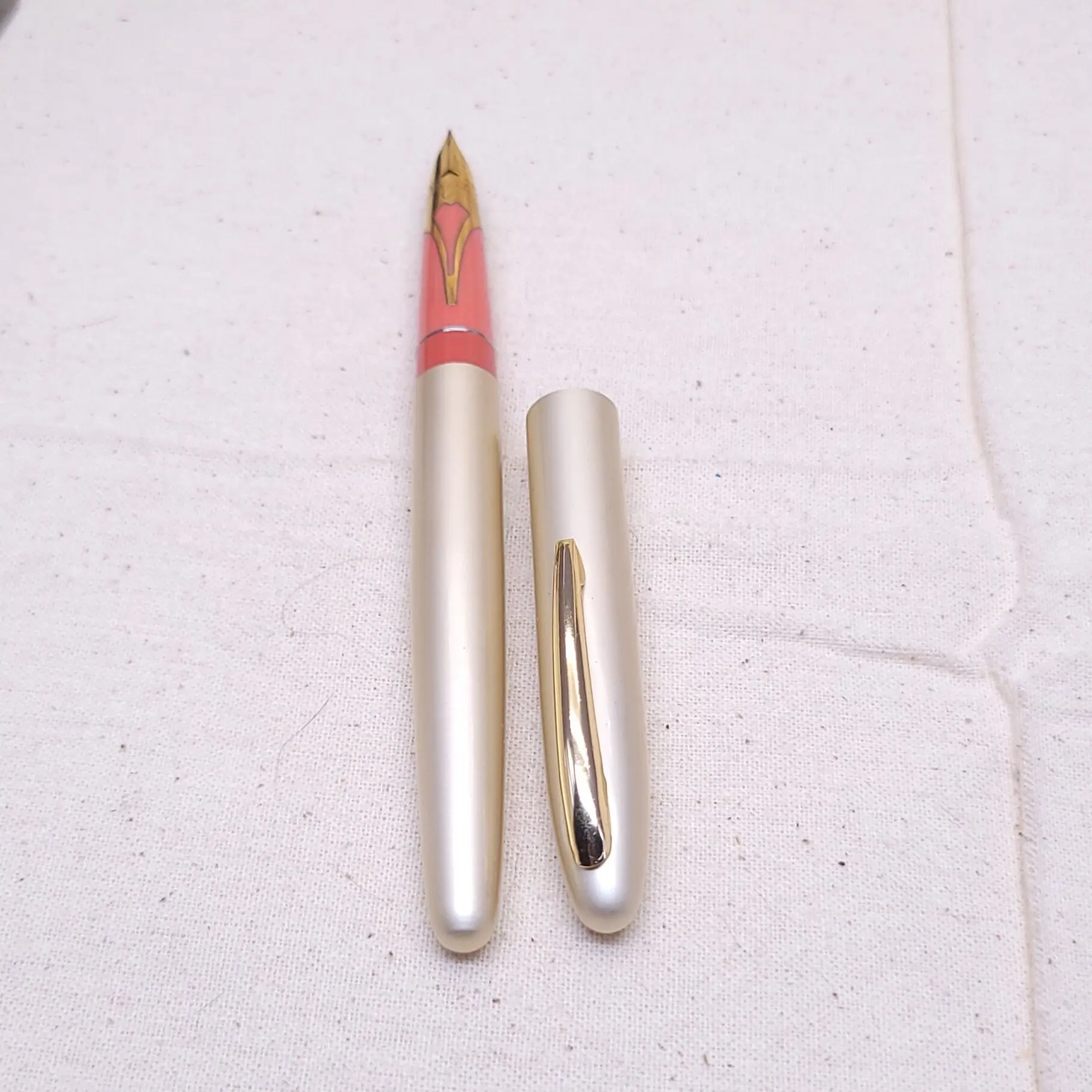 

Business Office Fountain Pen CREST 1960s Retro Design Aluminum Lightweight Victory Large Nib Fine Writer Vintage Collectible Pen