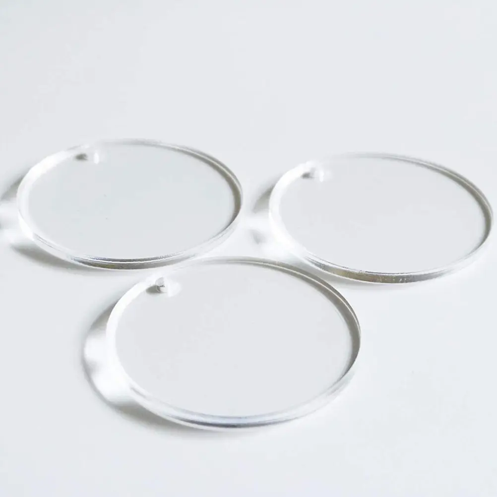 

Набор для создания брелоков своими руками: акриловые диски, цепочки, кисточки. Премиальные материалы, шикарный и уникальный дизайн для ключей и школьных сумок.