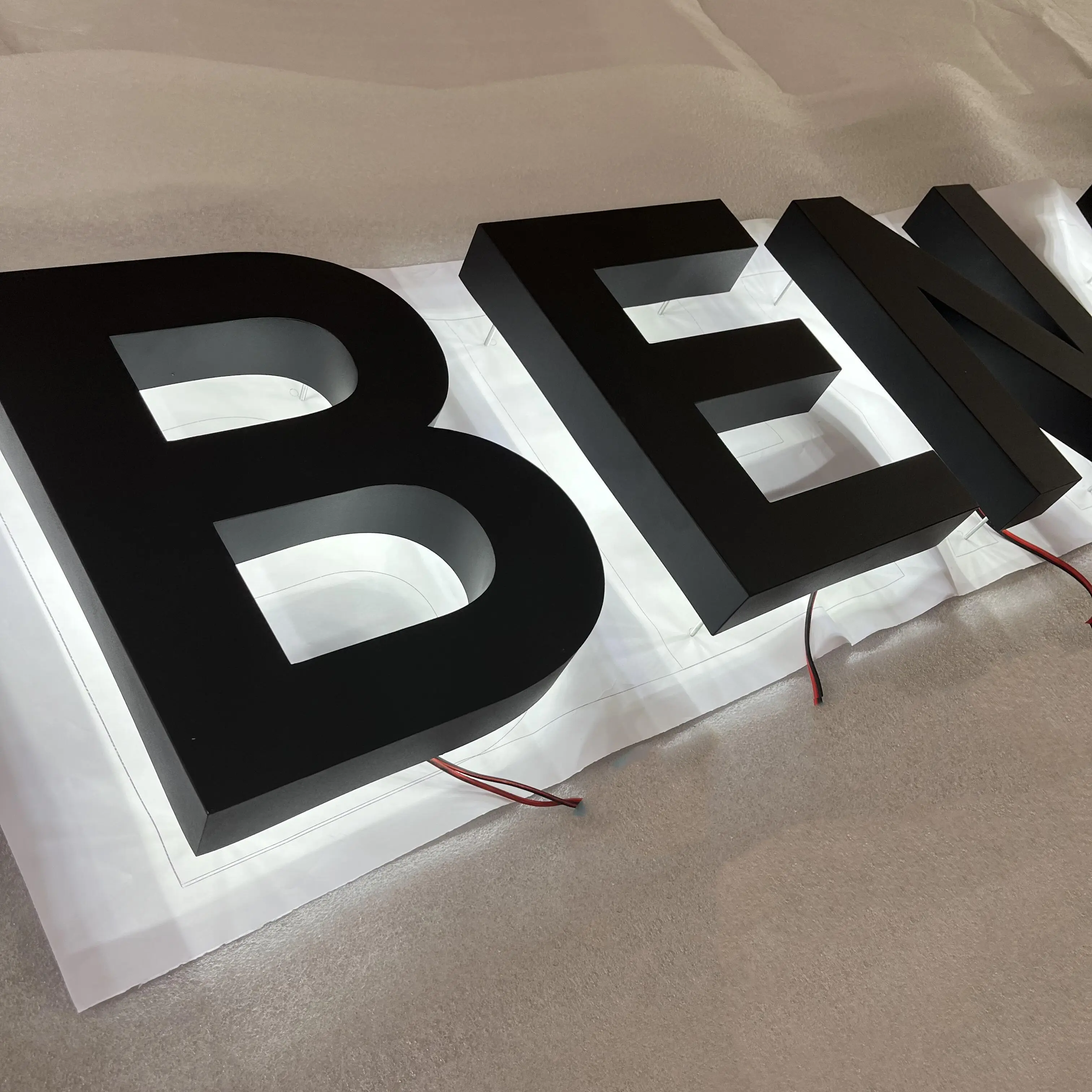 Metal Business Sign Giant LED Letter Luminous Sign 3D Stainless Steel Channel LED Letter Sign