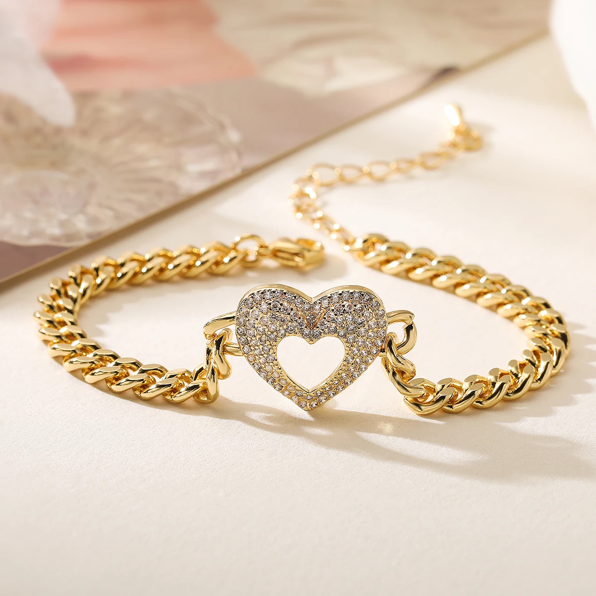 Mafisar Hot Sale Gold Color Link Chain Heart Charm Bracelets For Elegant Women Shiny AAA CZ Zircon Inlay Copper Jewelry