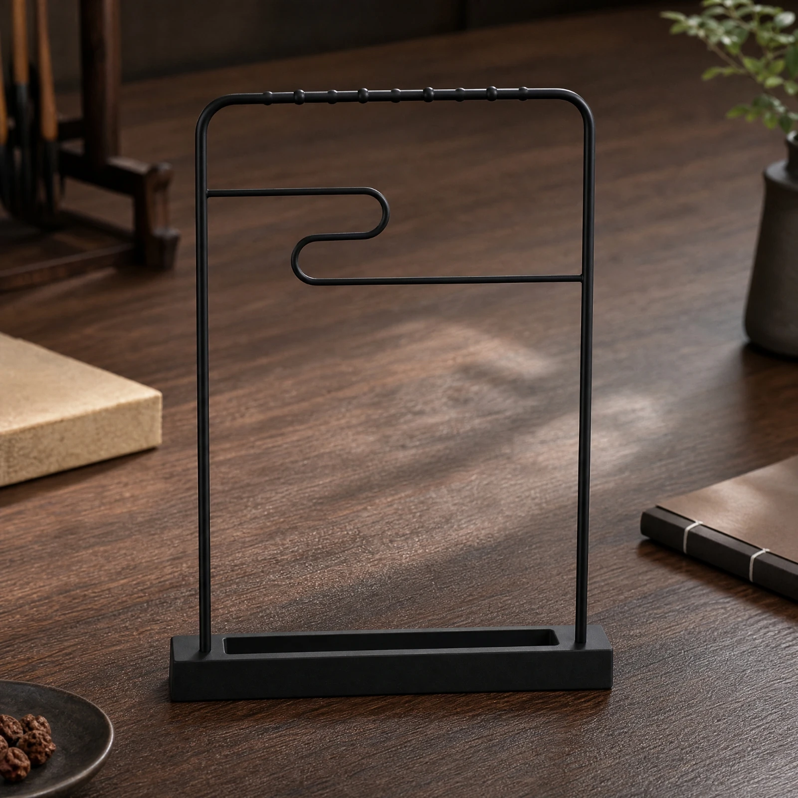 Iron Calligraphy Brush Holder Rack Multi-Functional Calligraphy Brush Rack Desk Organizer Space-Saving Compact