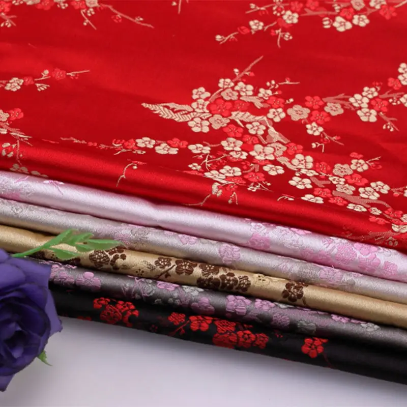 פריחת השזיף פריחת בד לכה יוקרתי על ידי מטרים עבור חצאית שקית צ 'אט תפירה חרישי בד בד חלק אדום רך