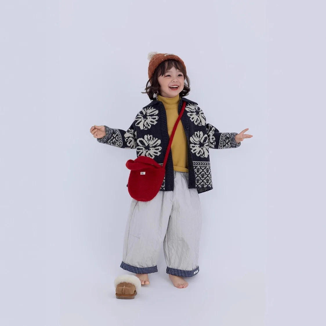 

2025 Winter Toddler Girls Sweater Flower Jacquard Thicken Warm Kids Baby Girls Knitwear Retro Infant Girls Cardigan