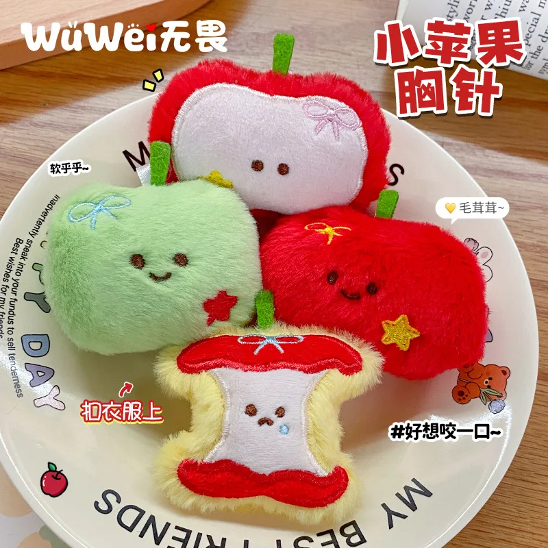 เข็มกลัดตุ๊กตาแอปเปิ้ล 160 ชิ้น ขายส่ง อุปกรณ์ตกแต่งเสื้อผ้า ของตกแต่งน่ารักขนาดเล็ก การ์ตูนติดกระเป๋าเป้ ของขวัญ