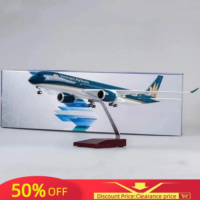 

47CM 1/142 Scale Airplane Airbus A350 Dreamliner Aircraft Vietnam Airlines Model With LED Light and Wheels Diecast Plastic Plane