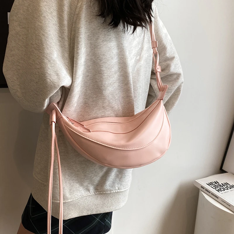 New Personalized Dumpling Bag Simple Personality Green Bag For Women Casual Crescent Shaped Saddle Bag Soft Leather Messenger