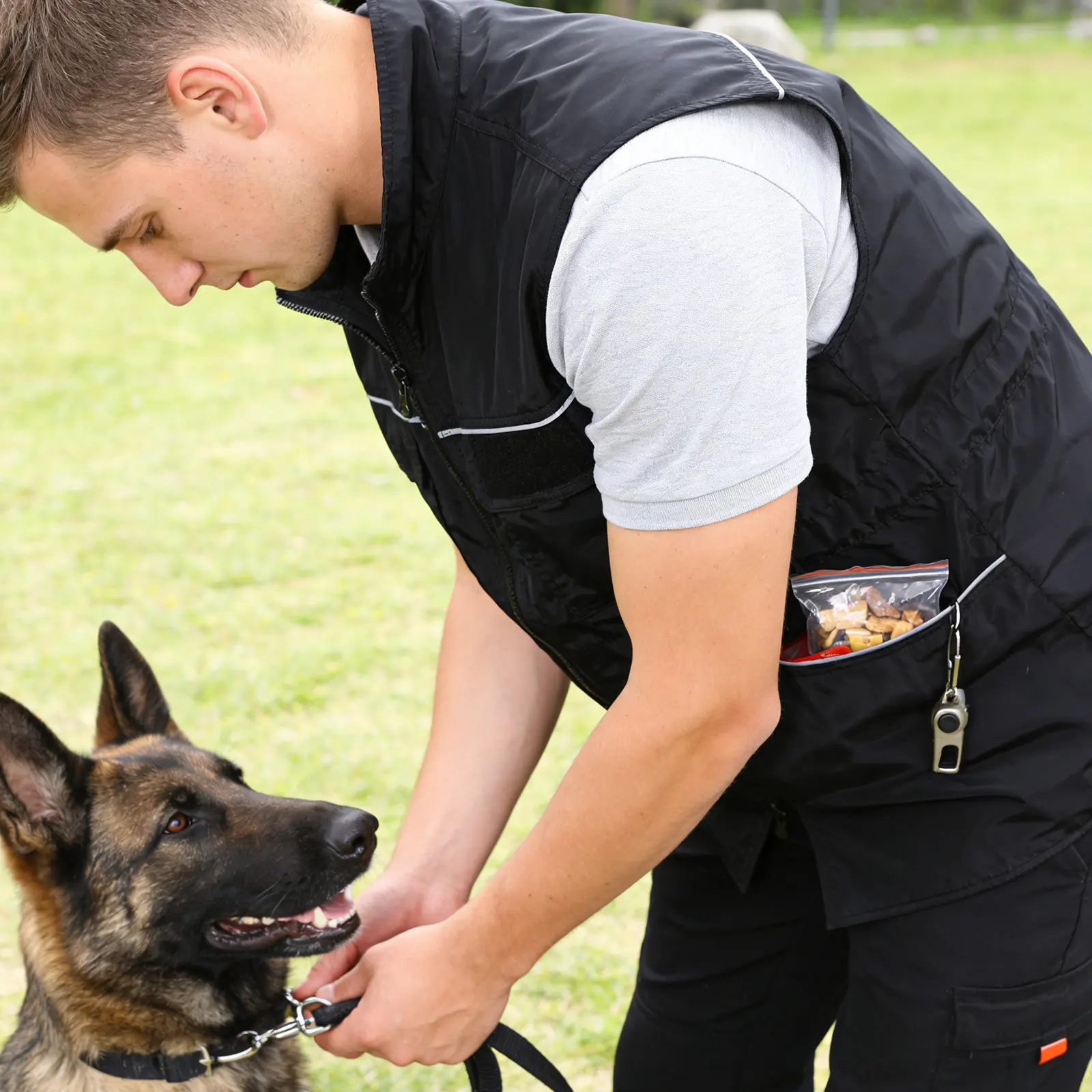 

Dog Trainer Vest for Men Women Multi Pocket Anti Scratch Reflective Obedience Training Vest for Dog Handlers Pet Owners Agility