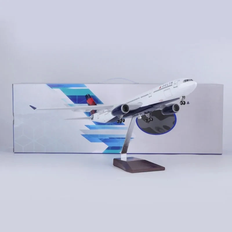 47CM 1:135 Scale A330 DELTA Airline Aircraft Model with Lights and Wheels Resin Plastic Assembled Aircraft Decoration