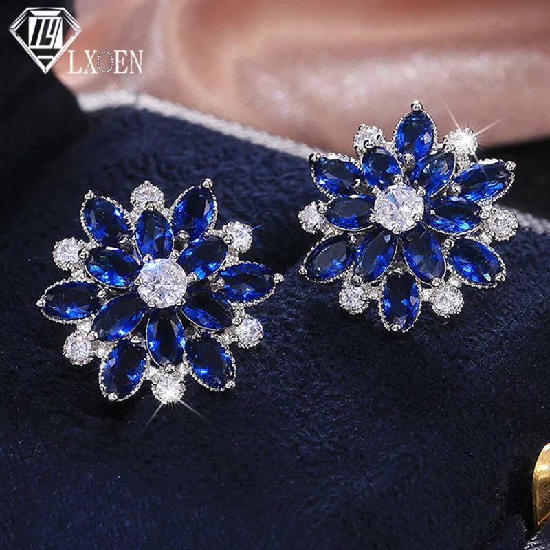 Eye-catching Zirconia Snowflake Stud Earrings for Women Shiny Moonbeam Flowers Earring Christmas Gifts Caja Misteriosa