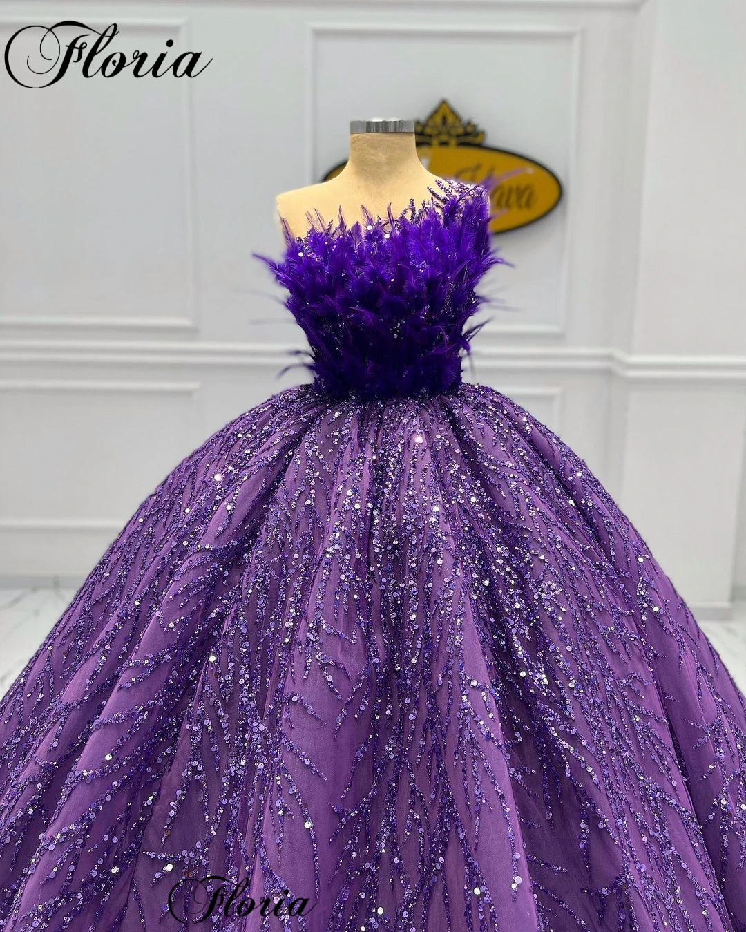 Luxury Purple Beaded Evening Dresses With Feathers Strapless Sleeveless Celebrity Dresses Formal Occasion Dress Robes De Soirée