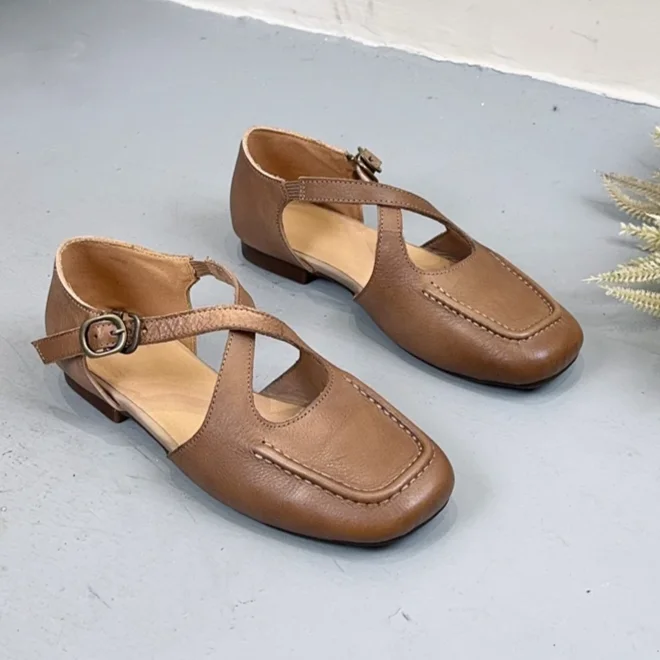 Sapatos de couro estilo retrô para mulheres, sandálias macias, fivela diagonal, sapato de couro, sandálias elegantes, primavera e verão