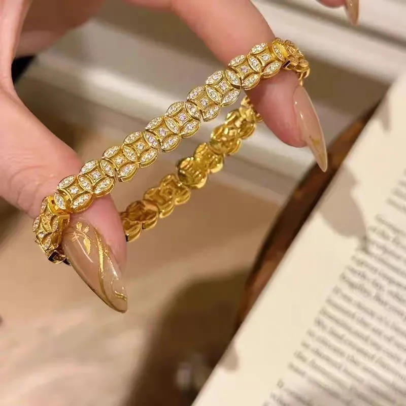 

Retro Sparkling Full Diamond Copper Coin Antique Coin Bracelet for Women Fashion and High Grade Round Bracelets Wedding Jewelry