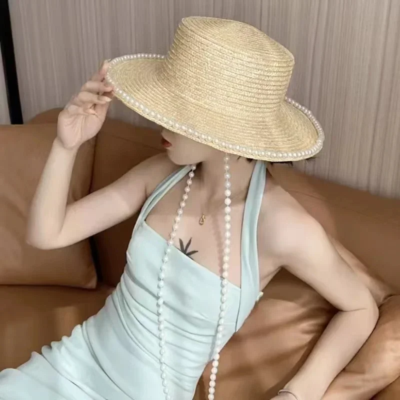 قبعات نسائية صيفية للحماية من الشمس مع سلسلة لؤلؤية، قبعات من القش العصرية للسفر في الهواء الطلق