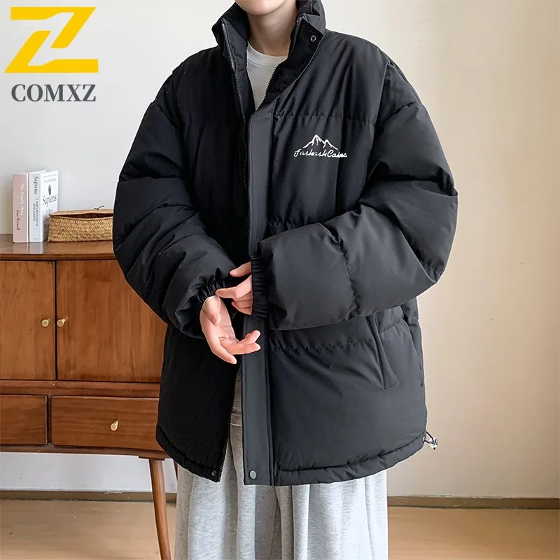 COMXZ الرجال الشتاء سترة العلامة التجارية الفاخرة فضفاضة مريحة المشي لمسافات طويلة التسوق الحشو معطف 2025 في الهواء الطلق الحد الأدنى القطن وسادة مبطنة