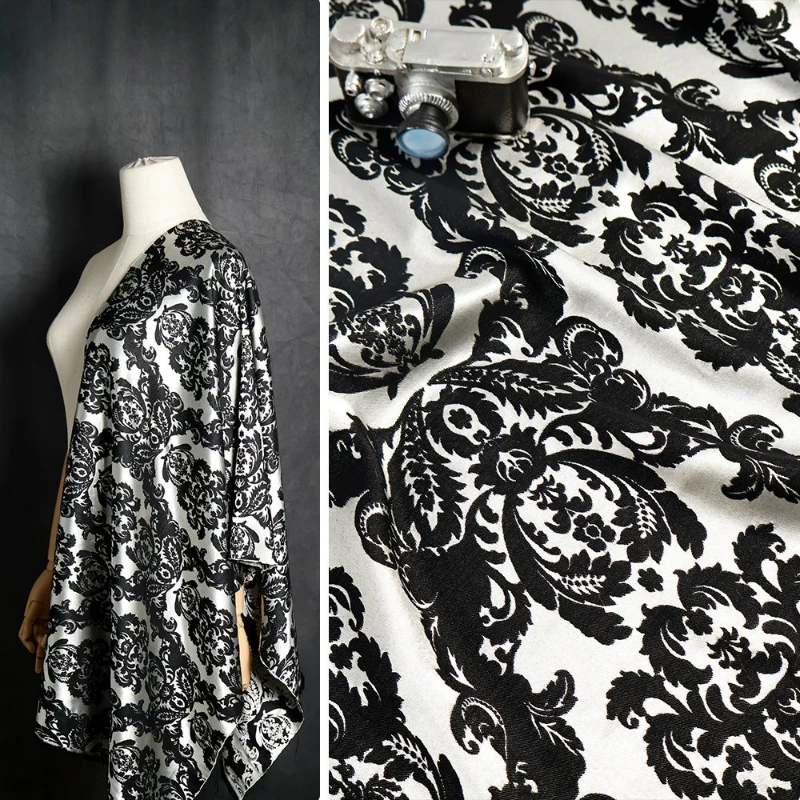 

Hanging Jacquard Spring and Autumn Elastic Gloss Silver White Bottom Black Jacquard Fabric Ancient Cheongsam Skirt Fabric