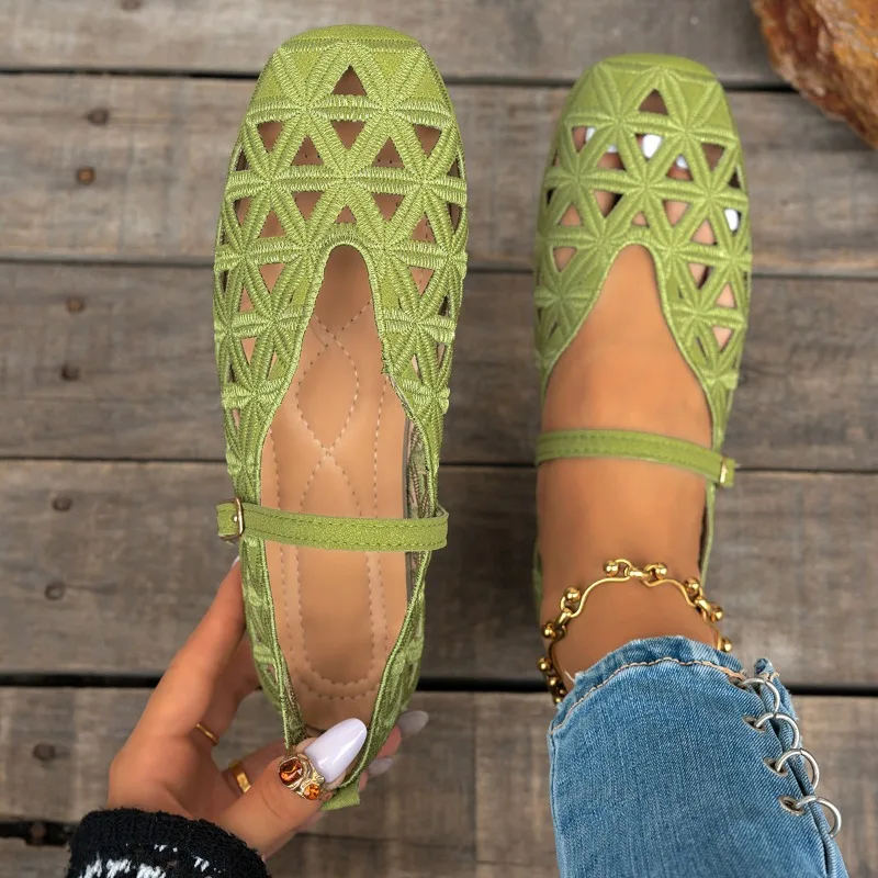 Summer New Square Toe Hollow Casual Women's Slippers 2026 Fashion Buckle Strap Closed Toe Non Slip Women Shoes Сандалии Женские