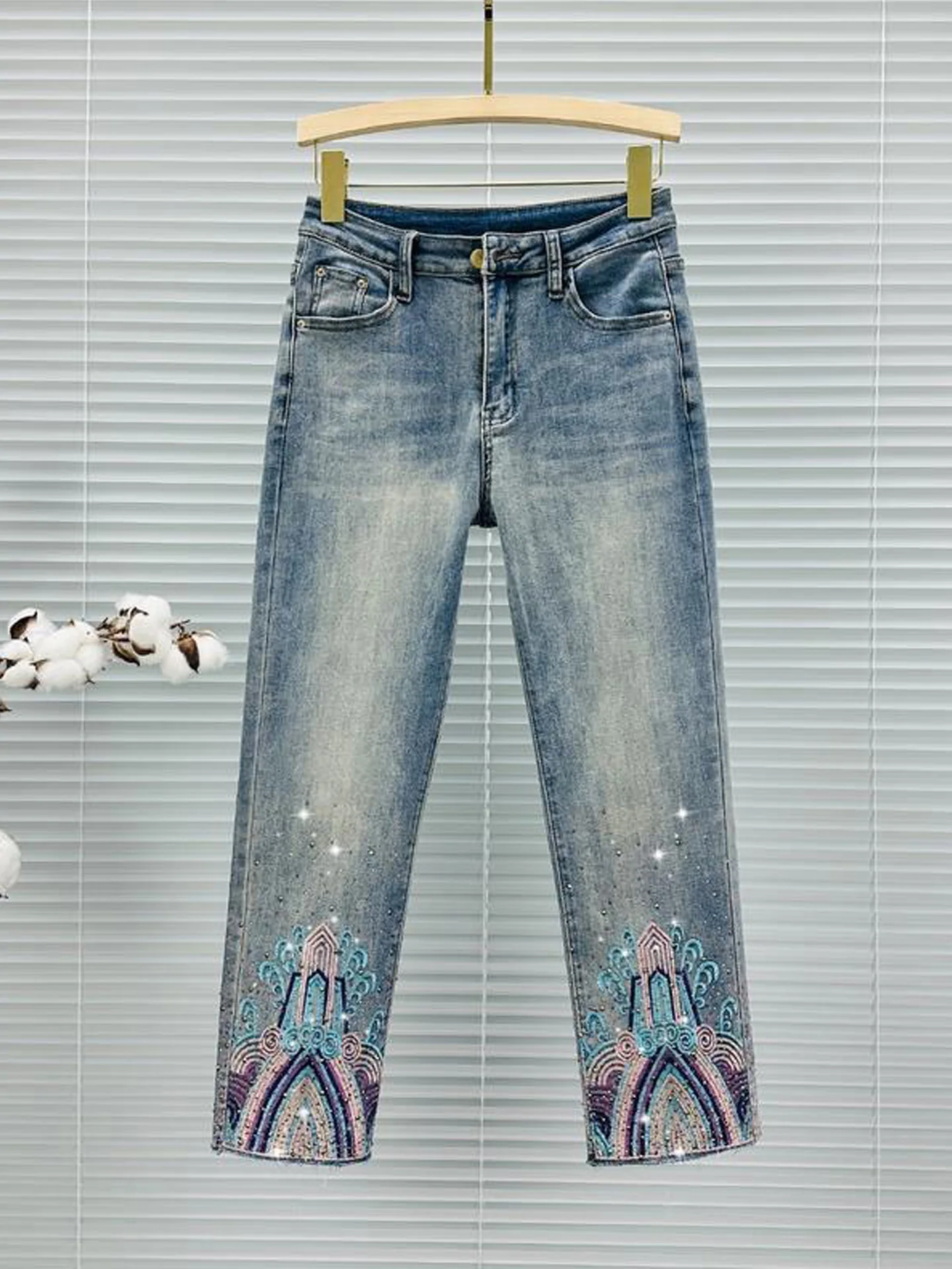 

Retro Fashion Embroidered Rhinestone High Waist Slim Fit Straight Leg Jeans Women's Summer New Washed Versatile Casual Pants
