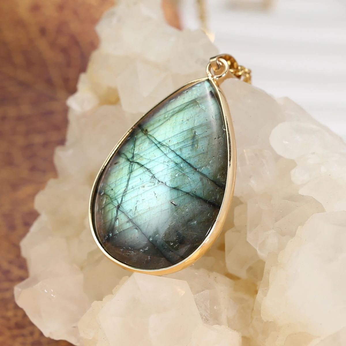 Fashion Natural Stone Flash Labradorite  High Quality Charm Gold Edge Pendant Necklace Metal Chain Jewelry Gift