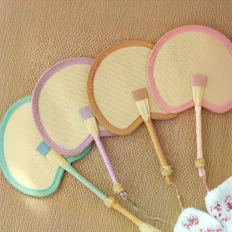 Handheld Natural Palm Woven Fan Handmade Straw Portable Durable Summer Cooling Item for Garden Patio Relaxation