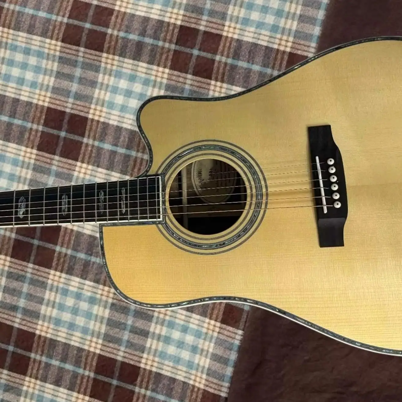 Hot PicksD-45 Corner Design Acoustic Guitar Spruce Top Nut Country Blues Style Suitable for Music Festival Performance