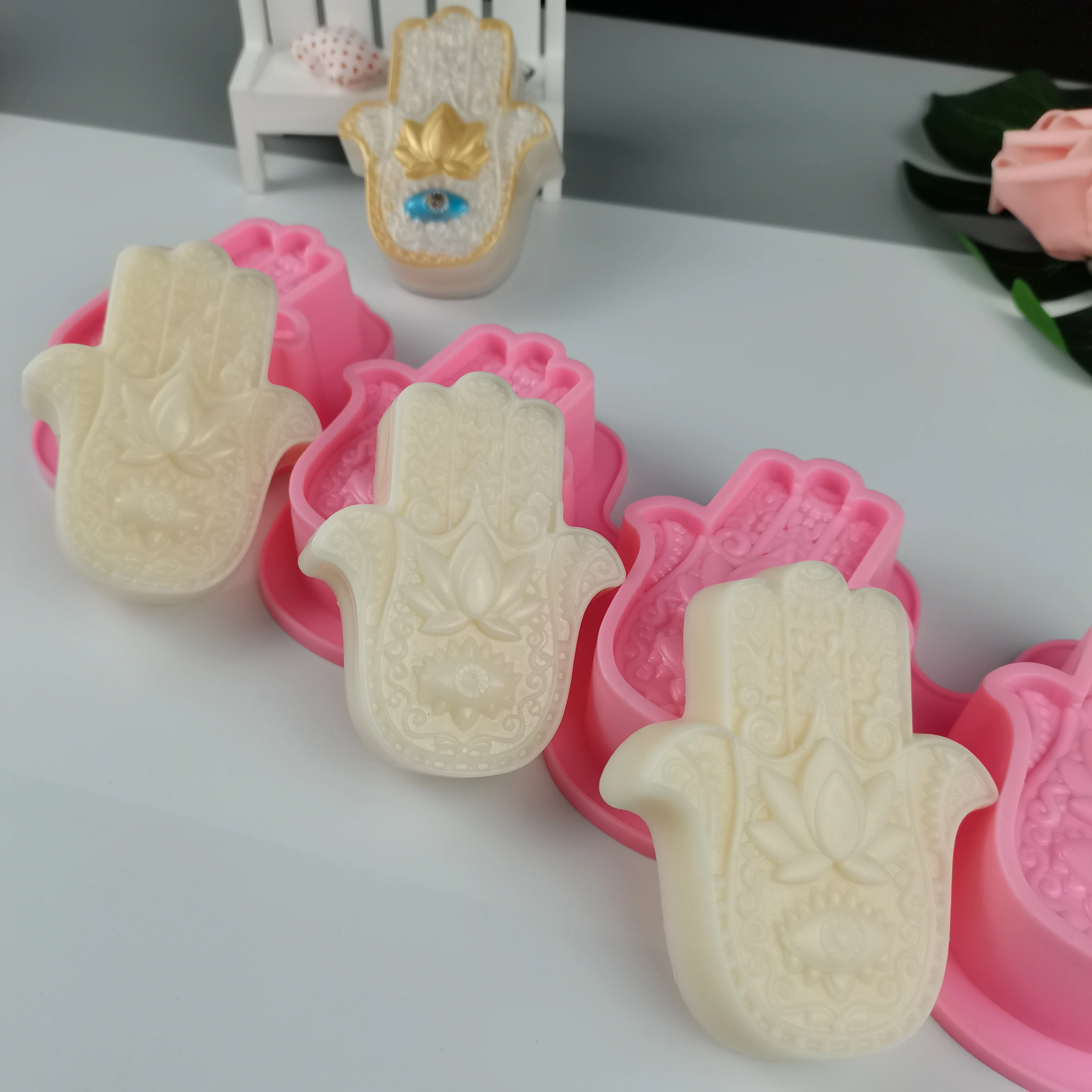 

PRZY-Silicone Mold for Soap Making, HAMSA Lotus in the Palm, Hand of Fatima, Mascot, DIY, 4 Cavities
