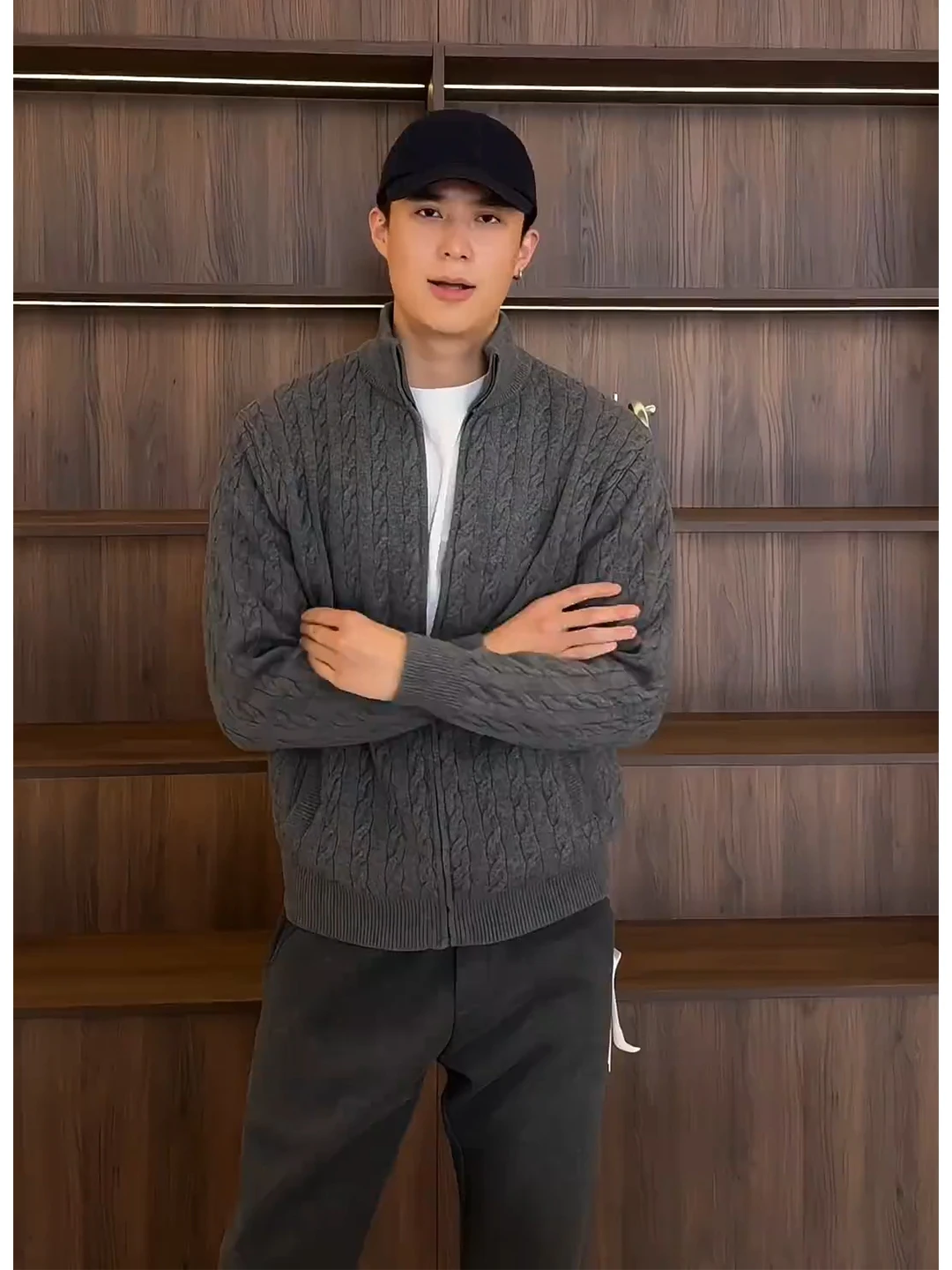 

Мужской кардиган из твист-трикотажа глубокого серого цвета, осенне-зимний, в британском стиле, с воротником-стойкой, вязаный топ для зрелых мужчин