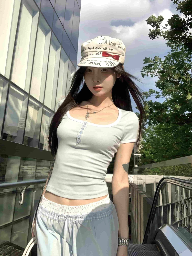 Kolorowy T-shirt z krótkim rękawem i dekoltem w kształcie litery U, letni, luźny, szerokie spodnie, modny dwuczęściowy zestaw