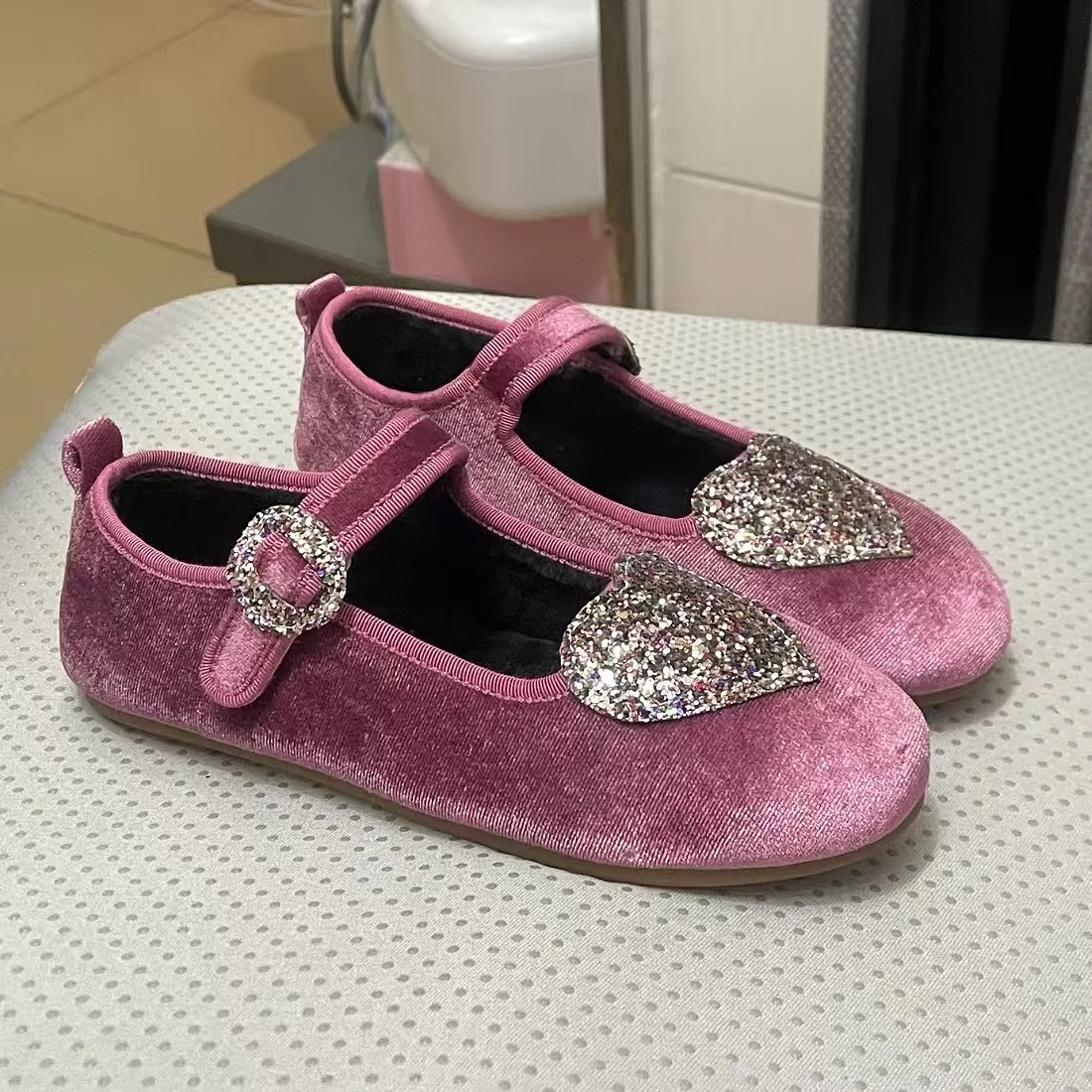 Xingliupi New Girl's Shoes Children's Princess Shoes Fashion Outdoor Dancing Performance Shoes Flat Shoes Velvet Plush Lavender