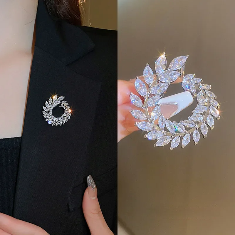 Zircon Luxury Leaf Brooch for Women Niche Temperament High-end Simple Brooches Commuting Personalized Design Accessories