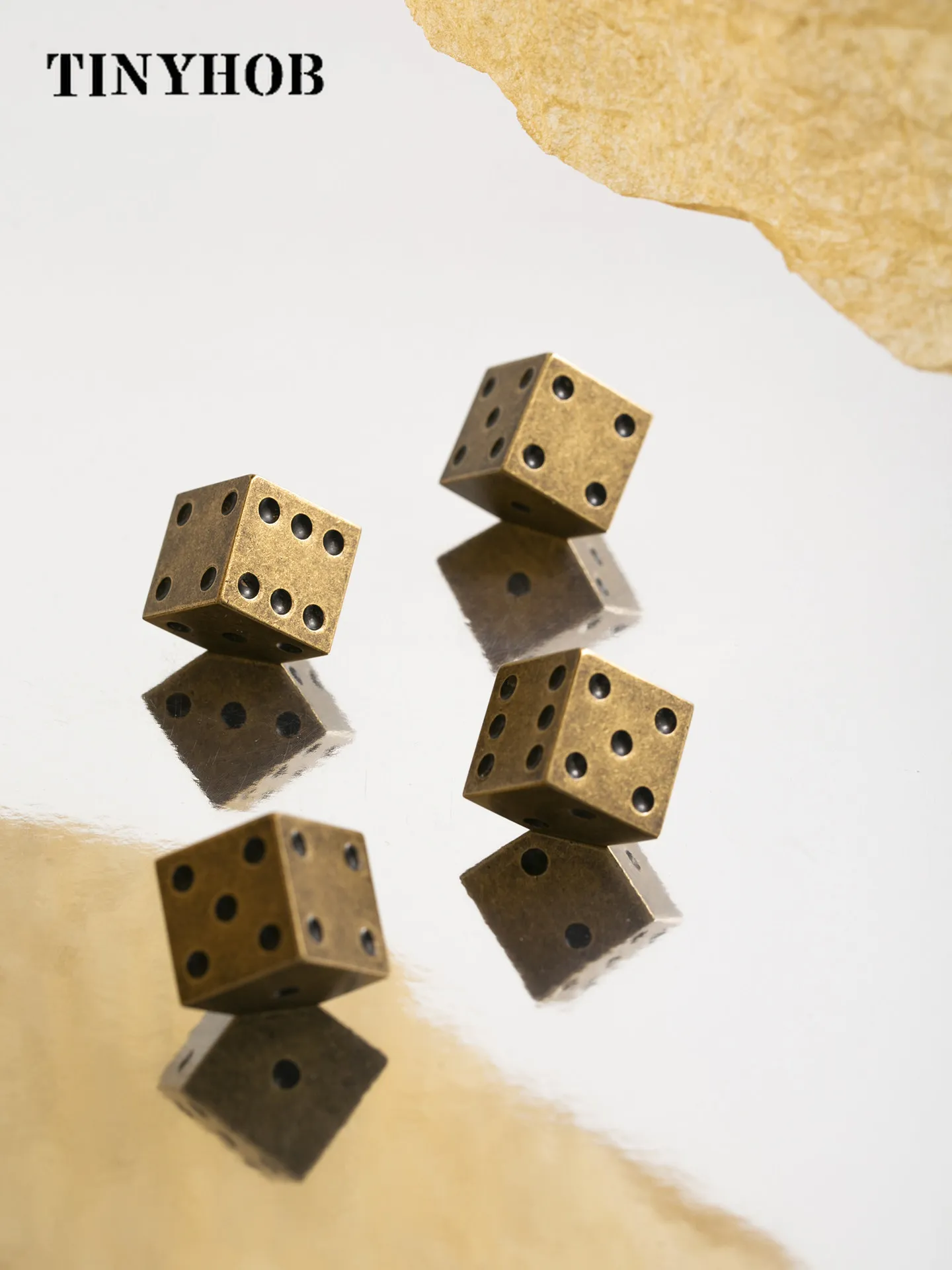 Vintage Style Dice Drawer Pulls - Antique Brass Cabinet Handles, Classic Gaming Knobs for Dresser Drawer, Solid Metal Retro Pull