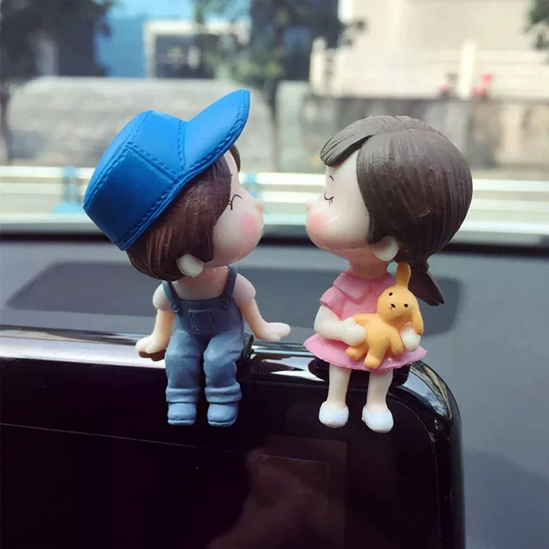 2pcs Valentines Day Gift for Girlfriend Boyfriend Lovers Couple Kiss Resin Doll Wedding Gifts for Guests Bridesmaids Gifts