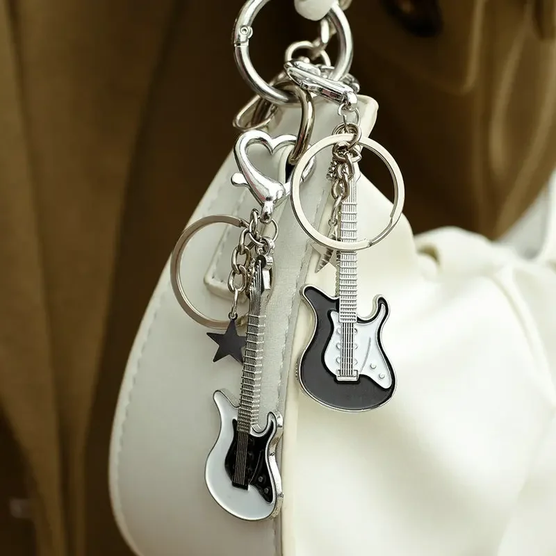 Men Womens Guitar Keychains Key Chain Charms for Y2k Spicy Girl Guitar Pendant Couple KeyChain Jewelry Bag Car Keyring Gift