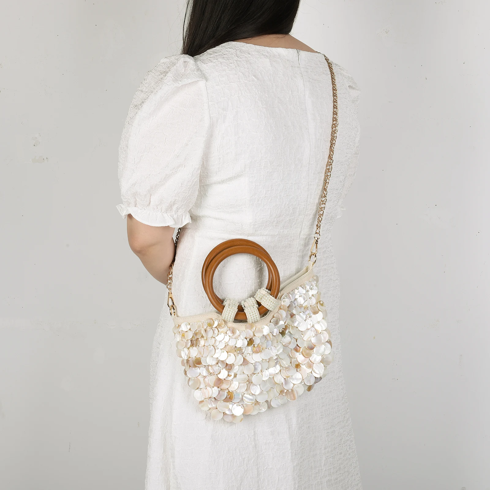 Shell Beaded Clutch Purse Wooden Handle Beach Bag Handmade Evening Handbag Luxury Designer Evening Bag for Women Summer Vacation