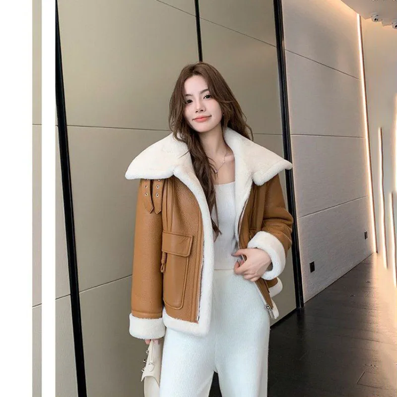 Women's Lamb Wool Jacket Short Overcoat New Winter Chic Warm Parker Coat Large Lapel Motorcycle Fur One-Piece Sheep Fur Coats