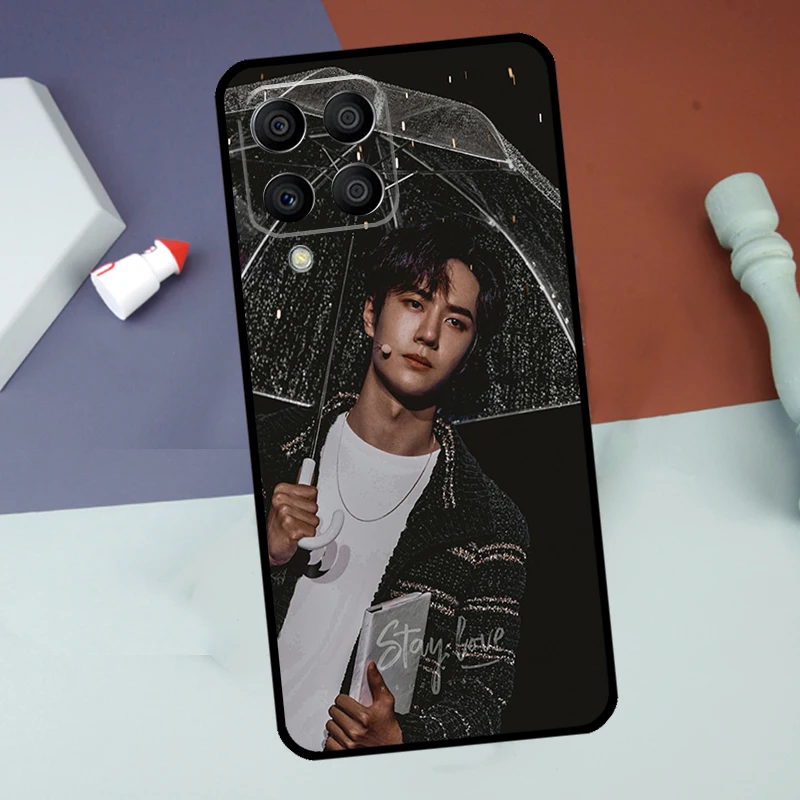 حافظة Wang Yibo الجامحة لهاتف سامسونج جالاكسي M15 M35 M55 M12 M13 M14 M34 M54 M33 M53 M21 M31 M11 M32 M52 M06 M16 #6