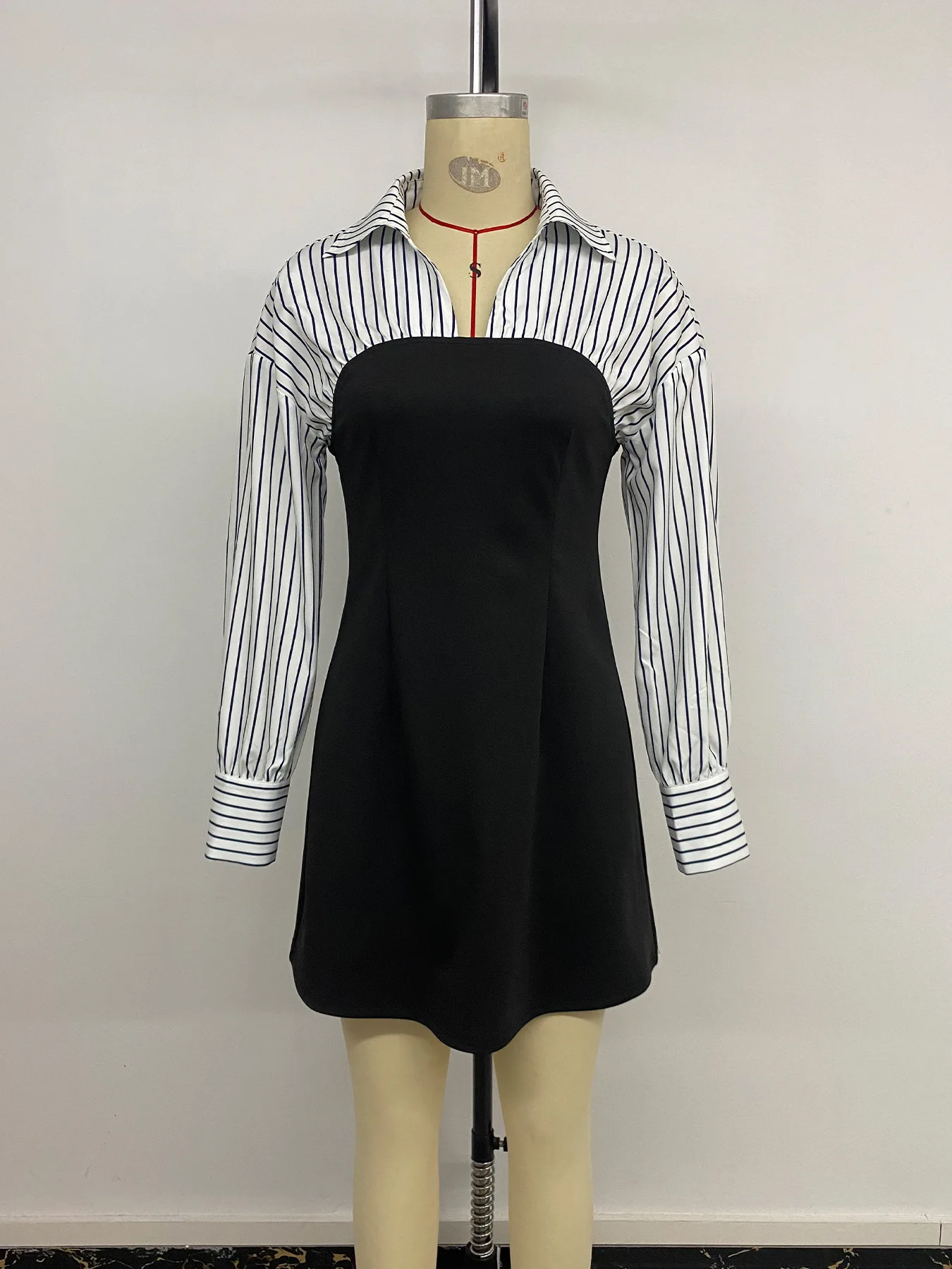 2025 Herbst und Winter Neue Elegante Pendler Stil Hemd Typ Gefälschte Zwei-stück Gestreiften Spleißen Kleid Frauen