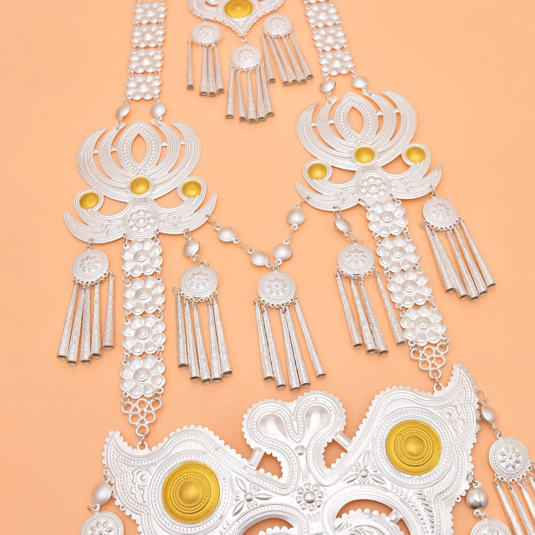 تصميم الأزياء إحساس الصناعة الثقيلة أوراق الفضة عملة شرابة المرأة الخصر سلسلة الخصر التخسيس ومتعددة الاستخدامات مطابقة الملحقات