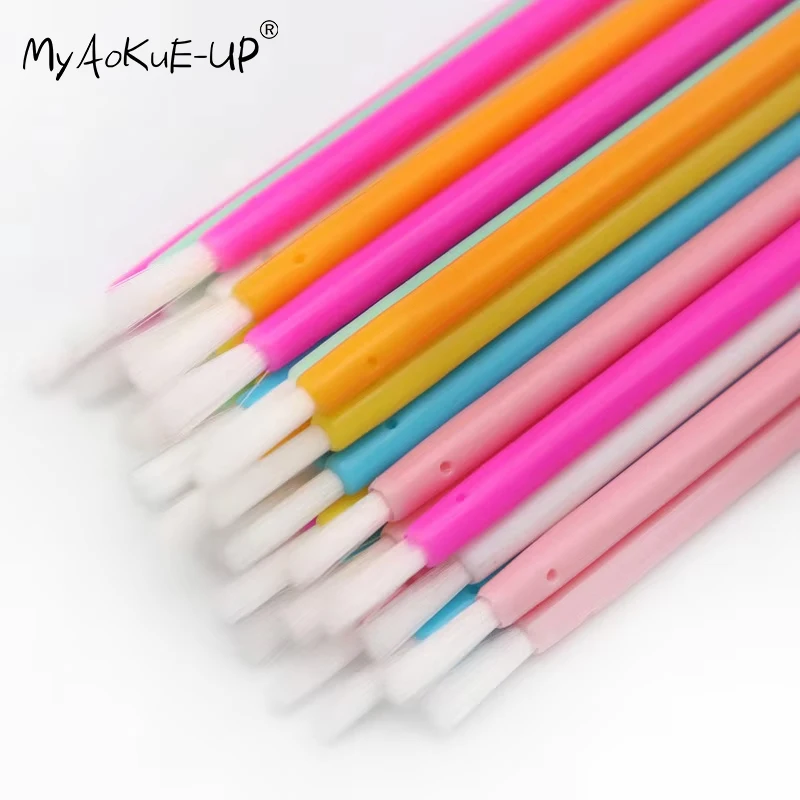 100 Uds. Pincel desechable de fibra de nailon para labios, varitas para lápiz labial, aplicador limpio, pinceles para brillo de labios, herramientas cosméticas portátiles de maquillaje para mujeres