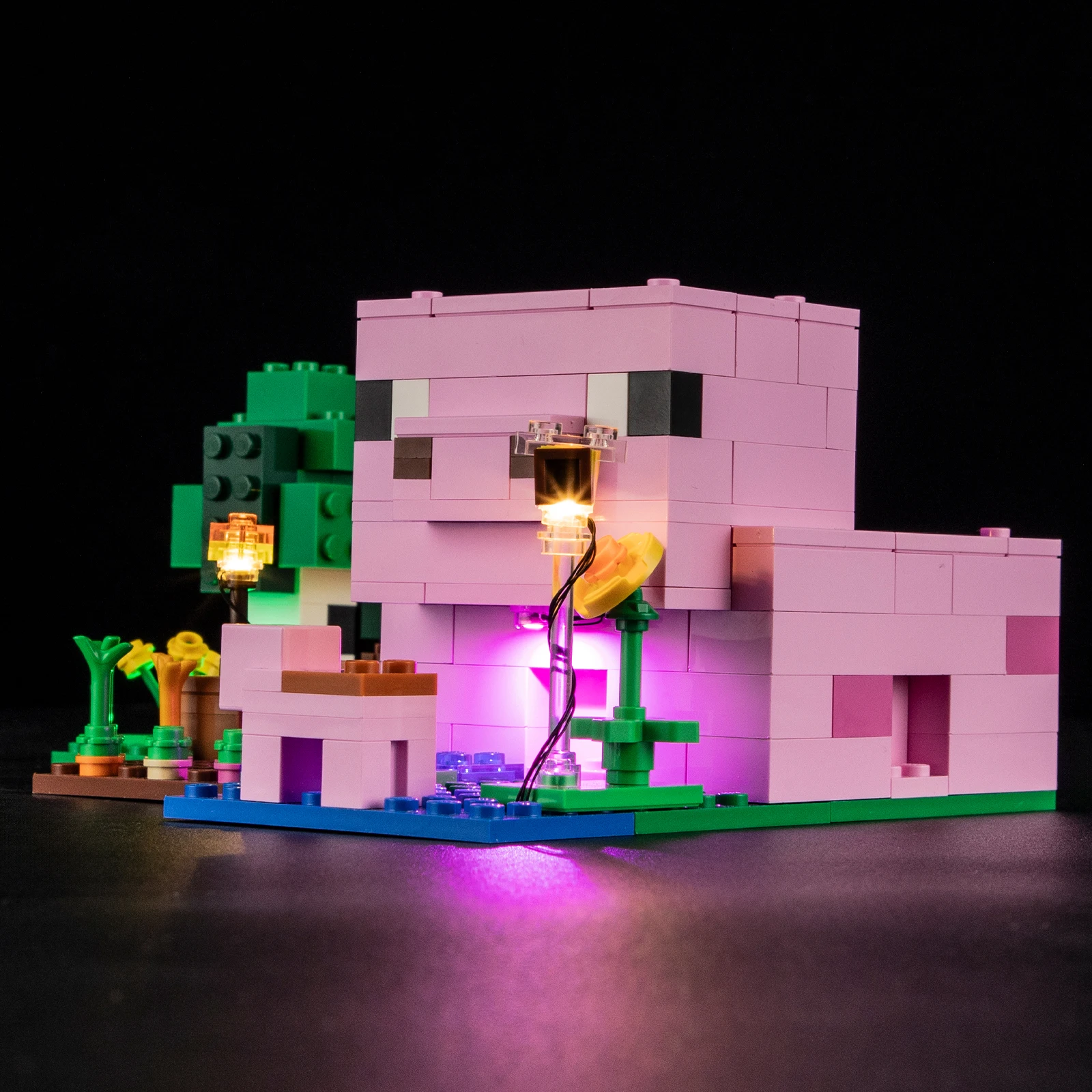 

Светодиодное освещение для LEGO 21268 Baby Pig House My World Set Версия с дистанционным управлением без блока (только комплект светодиодных фонарей)