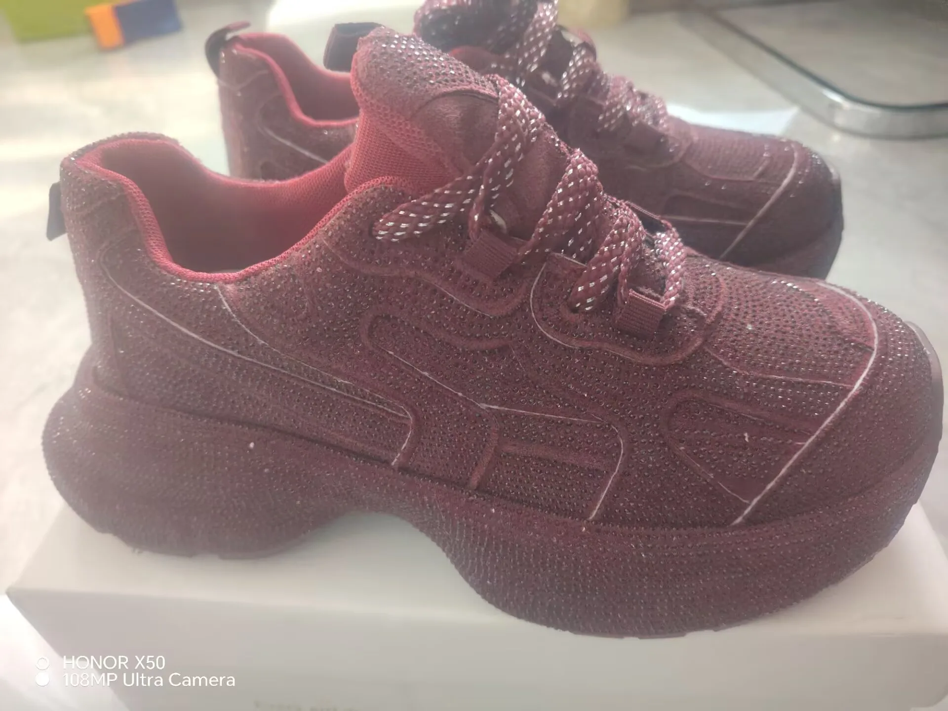 2025 Women\'s Ins Super Fire Rhinestone Full Diamond Straps Casual Burgundy Niche Design Handsome Platform Sneakers Dad Shoes