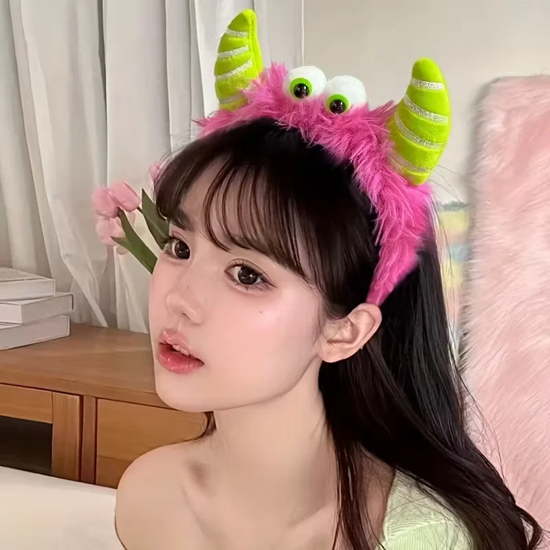 Niedliches Monster-Plüsch-Stirnband für Damen, Stirnband im Cartoon-Stil, ideal zum Gesichtwaschen und zum Auftragen von Make-up, Haaraccessoire. – Detail 7
